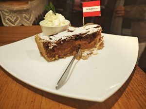 Apfelstrudel auf der Wengeralm Foto: Kristina Erhard