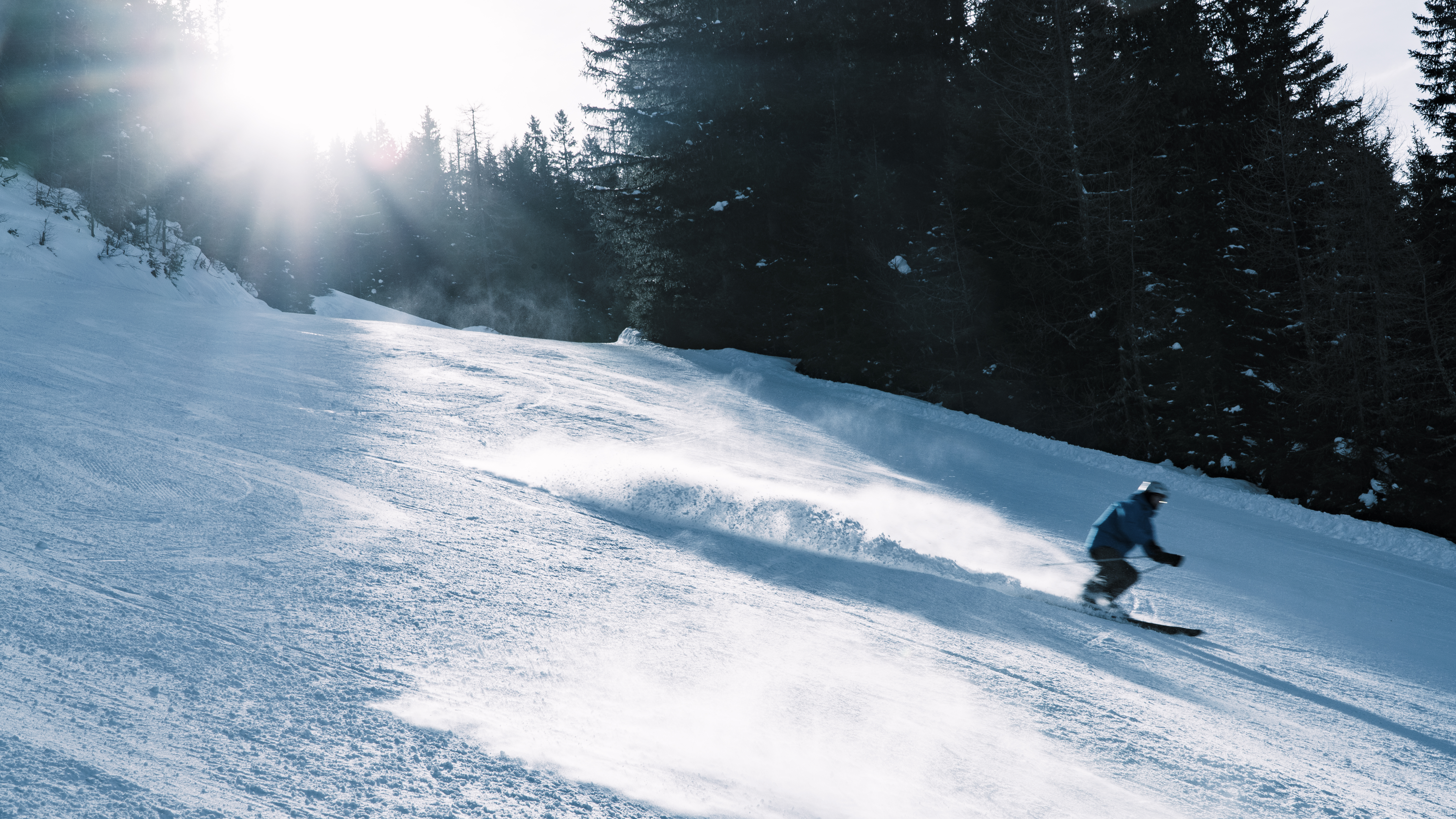 Skifahrer im Sonnenschein am Graukogel