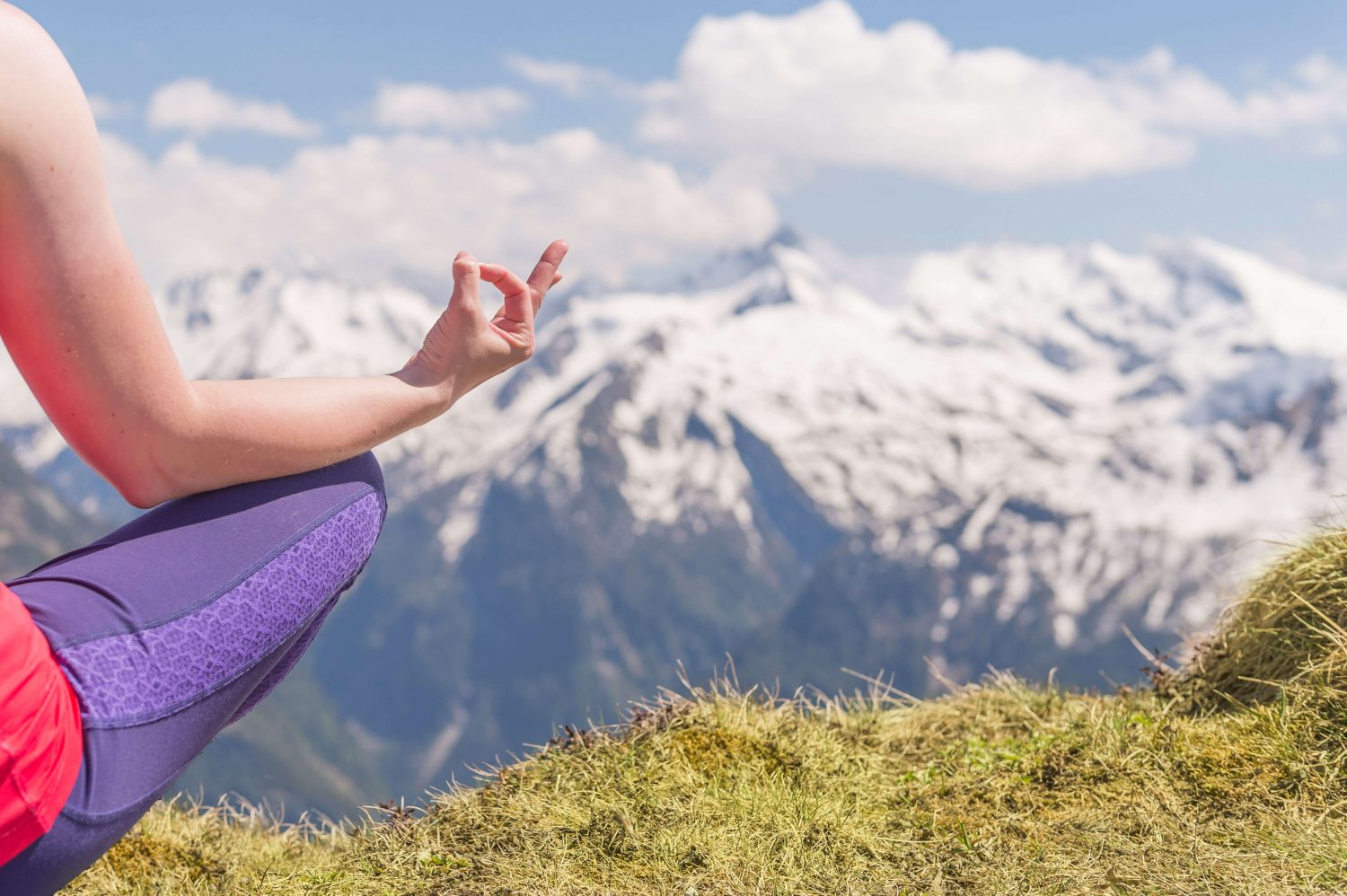 Yoga am Stubnerkogel in Gastein - Namaste mit Blick auf die Berge