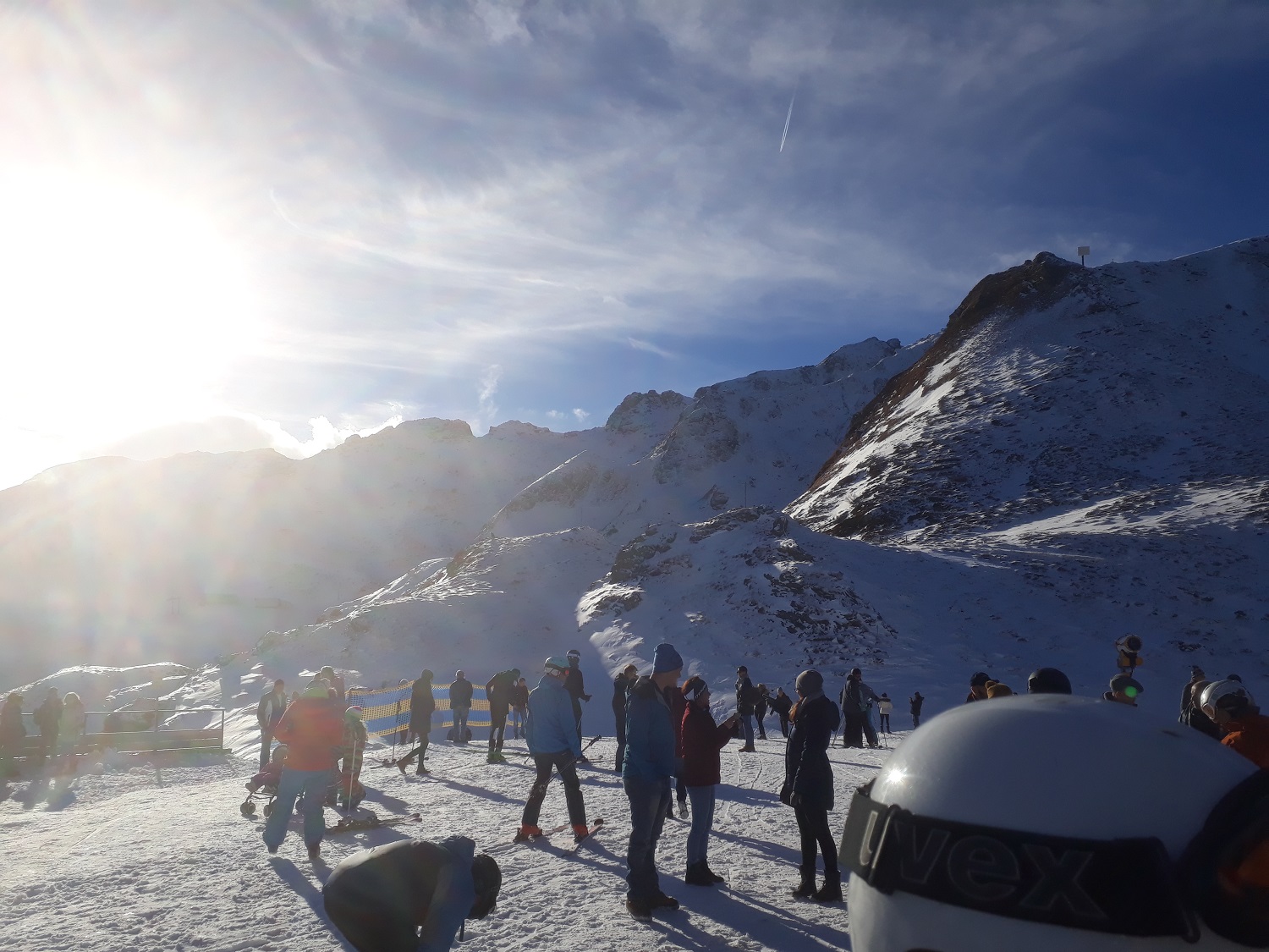 Interessierte auf der Bergstation