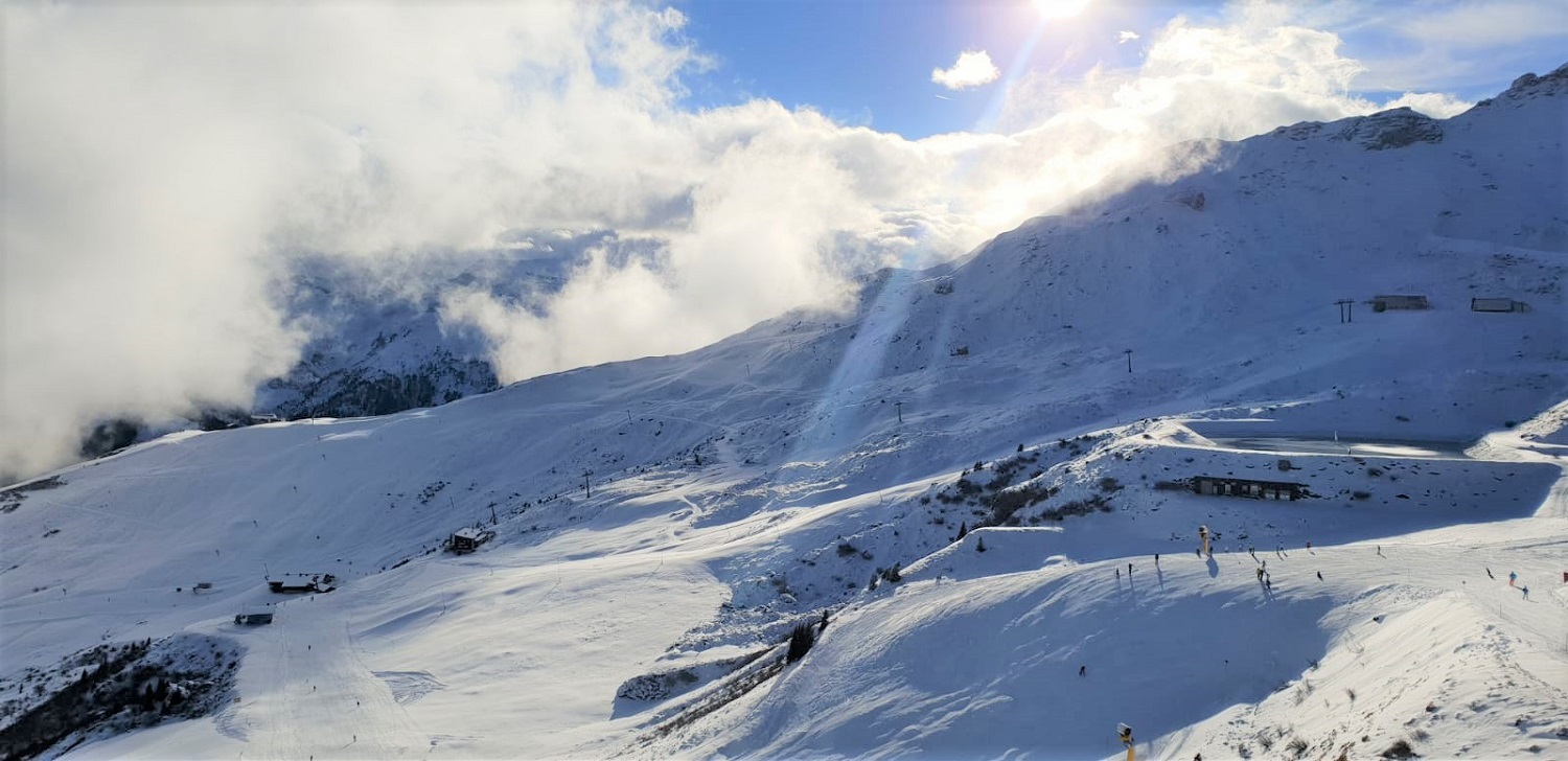 Berg mit Sonne