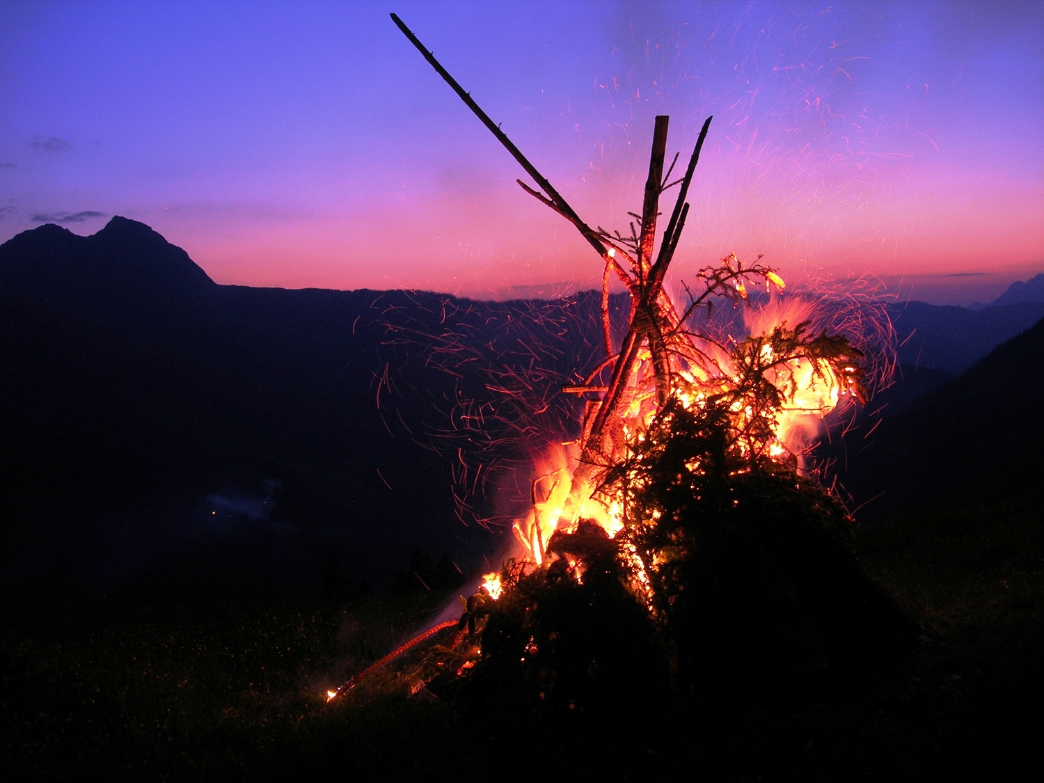 Feuerstelle in der Nacht