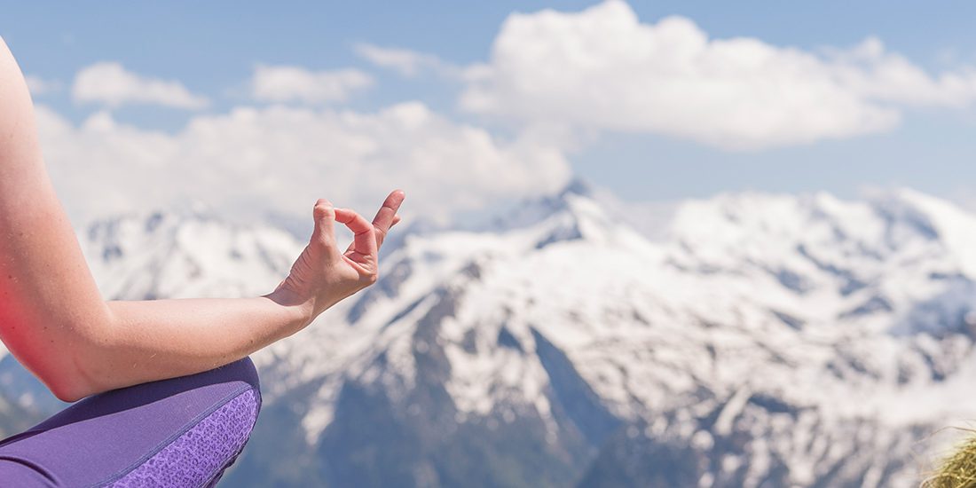 Yoga am Berg