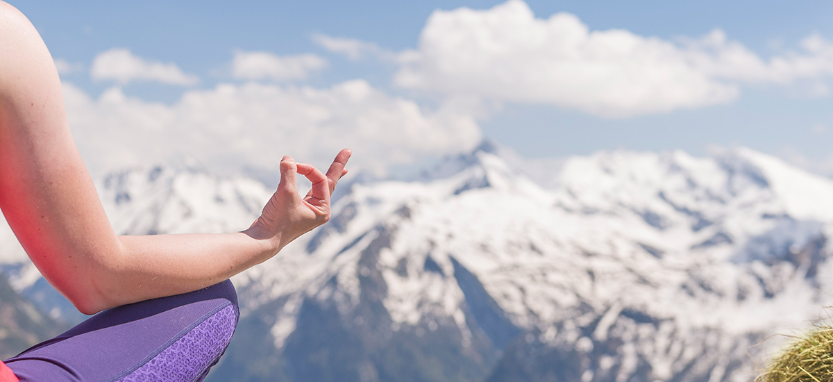 Yoga am Berg