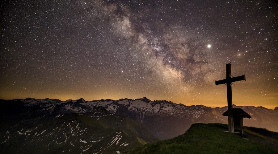 klarer Sternenhimmel über der Gasteiner Bergwelt