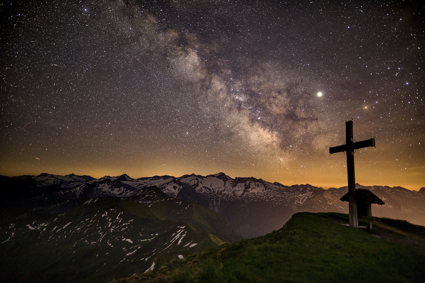 klarer Sternenhimmel über der Gasteiner Bergwelt