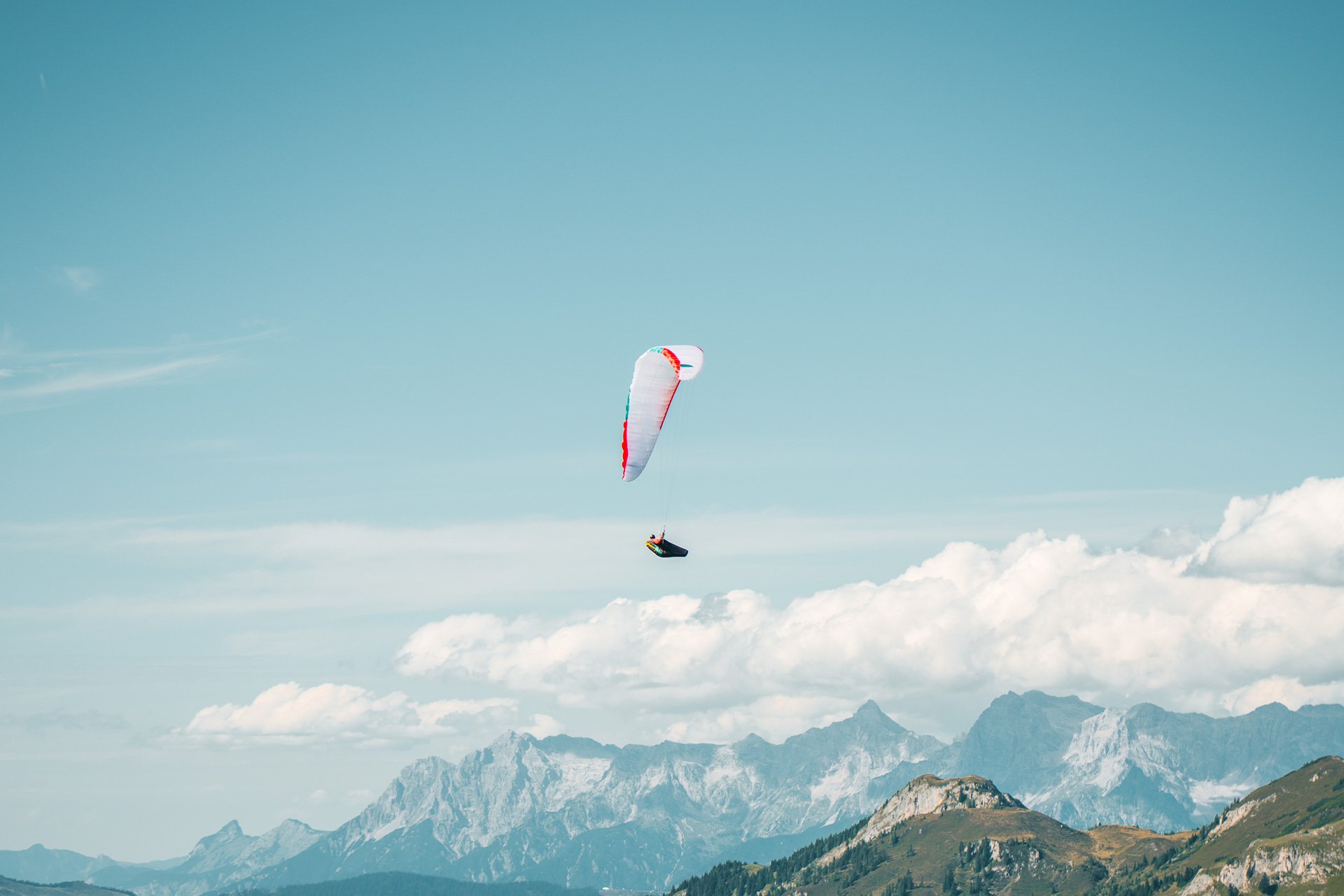 Paragleiter in der Luft