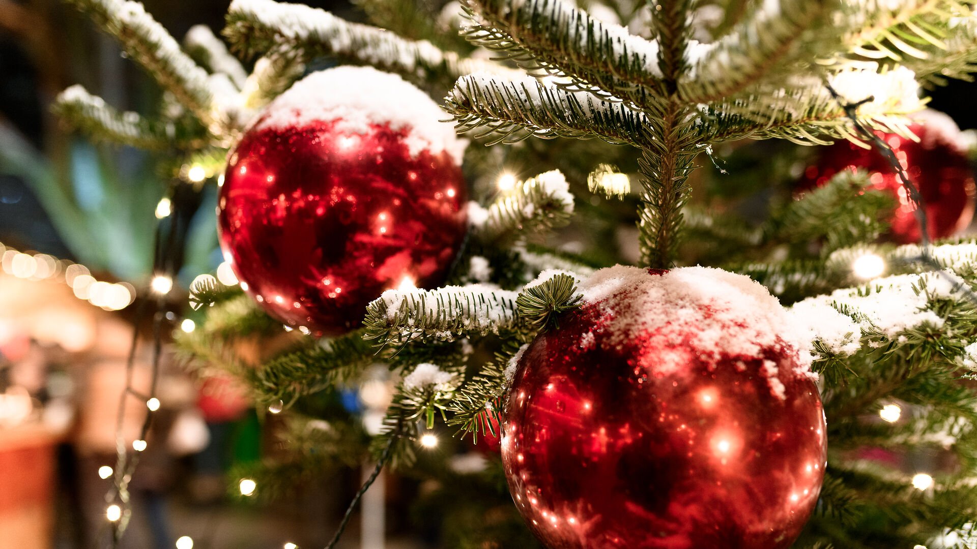 Weihnachtskugeln am Weihnachtsmarkt in Bad Hofgastein