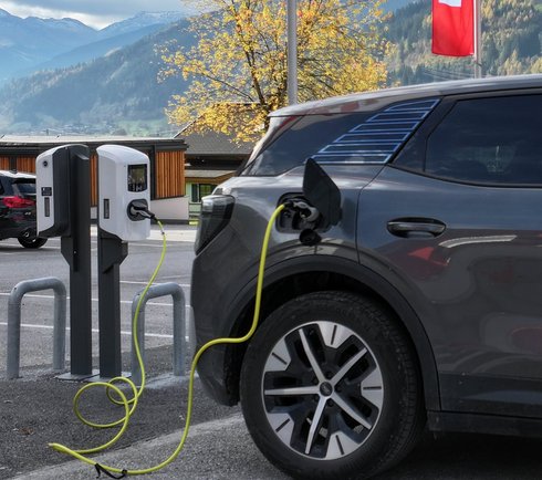 5 Double E- Ladestationen am Parkplatz der Talstation der Gipfelbahn Fulseck