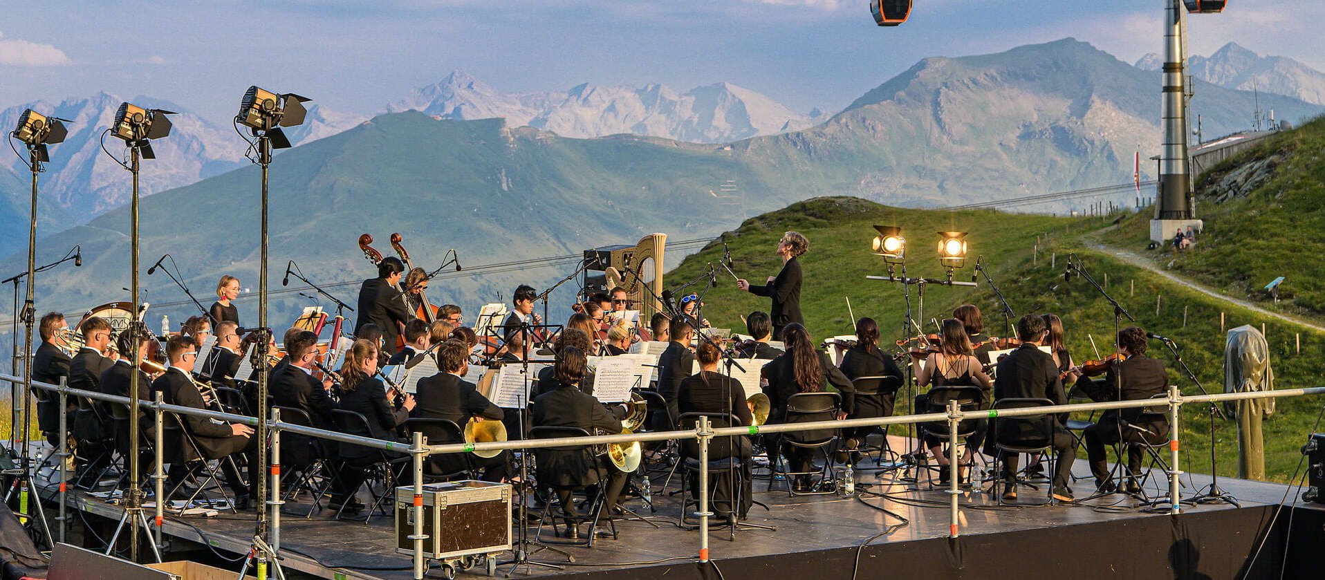 Berk Klang Konzert - ein klassisches Orchester gibt ein Open Air Konzert am Berg in Gastein