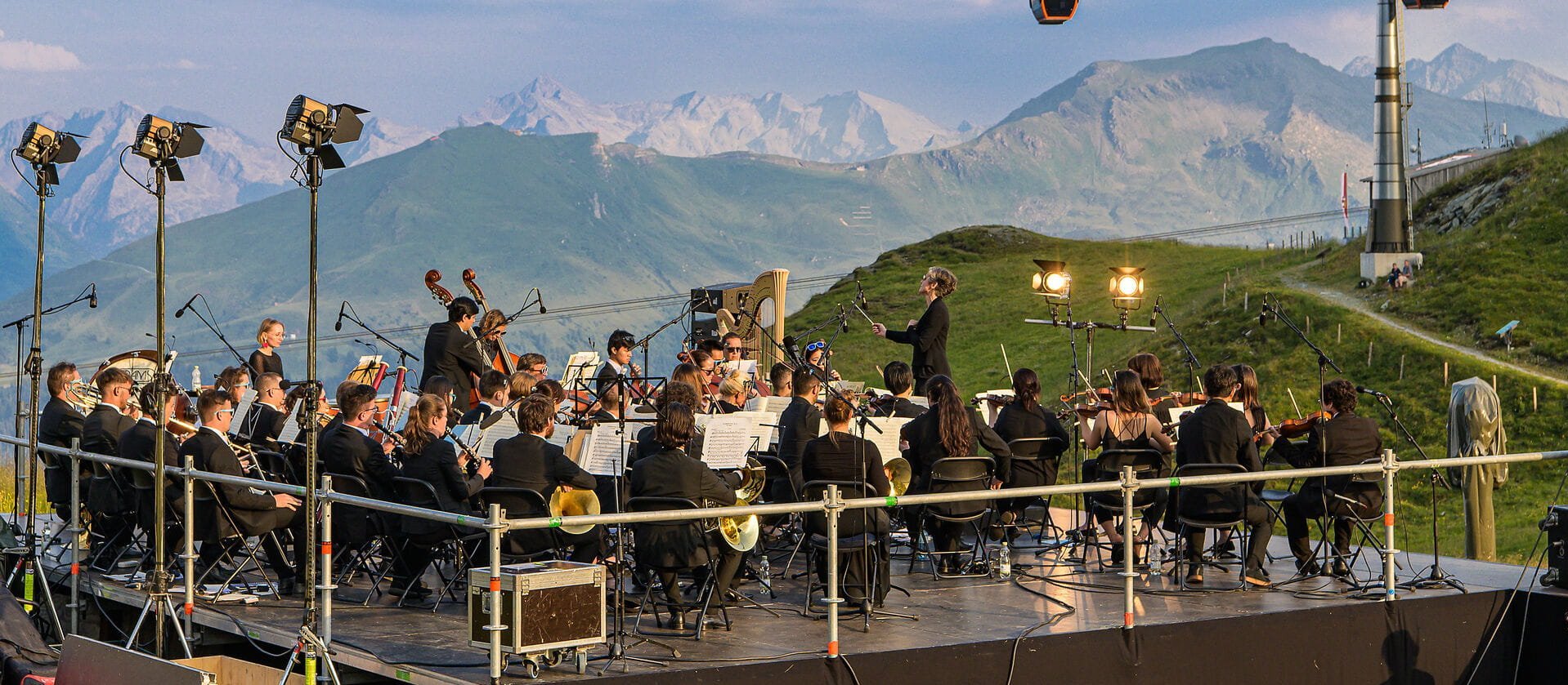 Berk Klang Konzert - ein klassisches Orchester gibt ein Open Air Konzert am Berg in Gastein