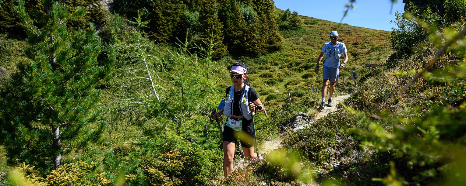 Beim adidas  TERREX INFINITE TRAILS geht es auch durch Wiesen und Wälder