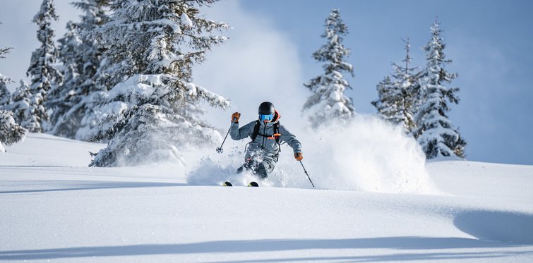 Freeride Skifahren im Tiefschnee am Fulseck