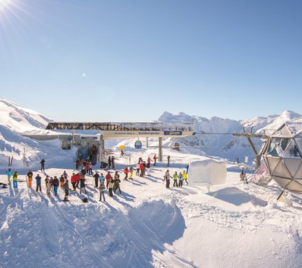 Bergstation Sportgastein mit Gäste
