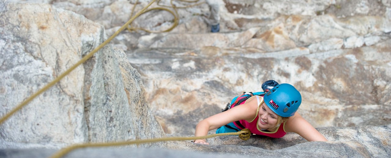 Kletterer auf einer Wand im Gasteinertal
