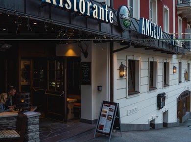 2025-Pizzeria Angelo-draußen-Terasse-Essen-Guides