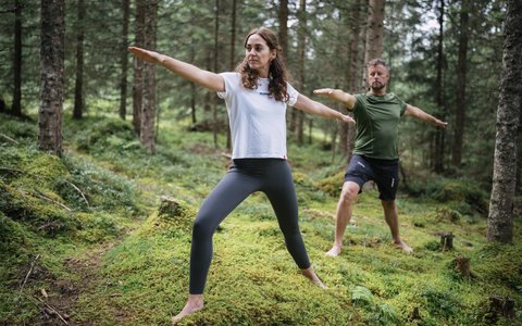 Yoga-im-Wald.jpg