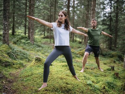 Yoga im Wald