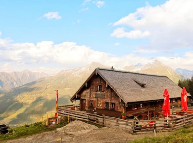Hütte