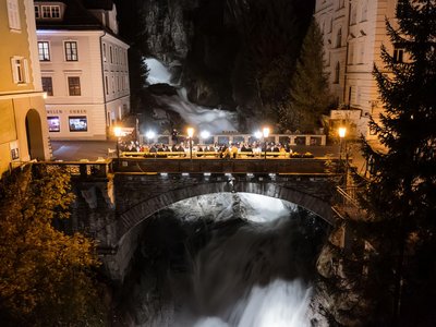 Tafel am Wasserfall