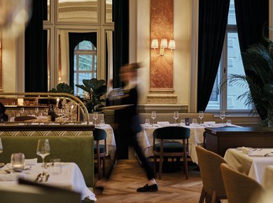 Webformat-restaurant-straubinger-saal-interior-tis