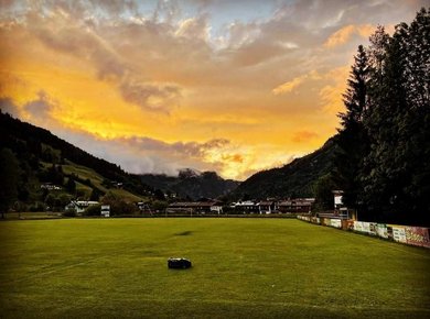 Fußballplatz Dorfgastein Abend