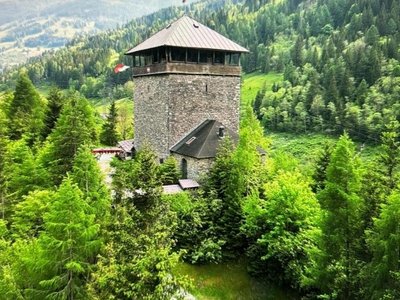 Burg Sommer Neu