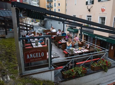 2025-Pizzeria Angelo-draußen-Terasse-Essen-Guides