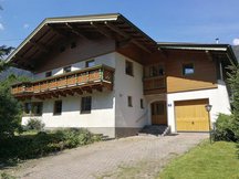 Landhaus-Kaiser-Franz-Bad-Hofgastein-Haus-Sommer.jpg