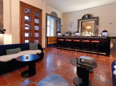 Webformat-kaminbar-interior-raumansicht-weitwinkli