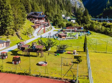 BurgblickDrohne©karinpfisterer-0281-2aa