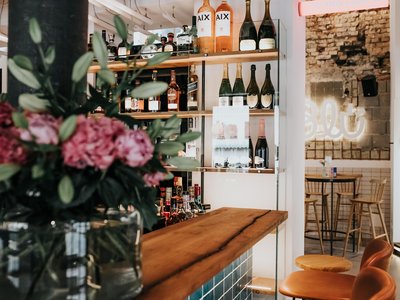 BLÜ BAR