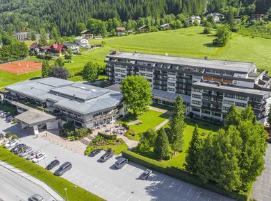 EH_AussenaufnahmeSo Luftbild seitlich_DJI_0647_low