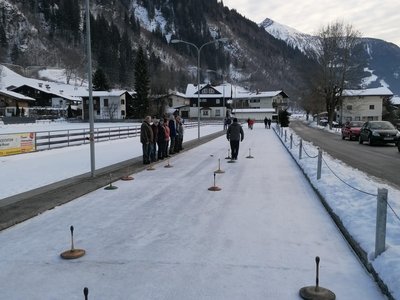 Eisstockschießen in Dorfgastein