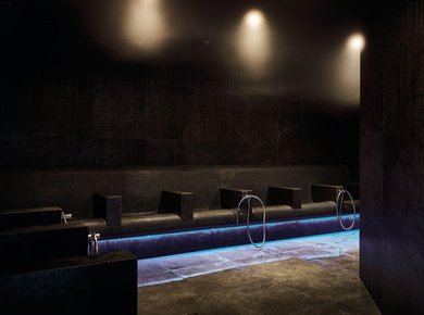 Webformat-spa-alpine-swim-club-interior-peeling-sa