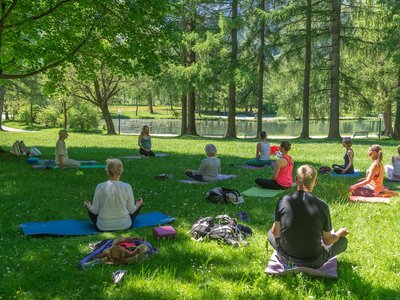 Yoga im Park