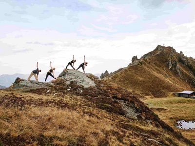 Yoga am Berg
