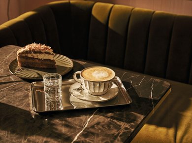 Webformat-café-interior-mood-tisch-setting-kaffee-