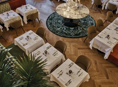 Webformat-restaurant-straubinger-saal-interior-rau