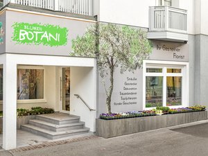 Botani Außen